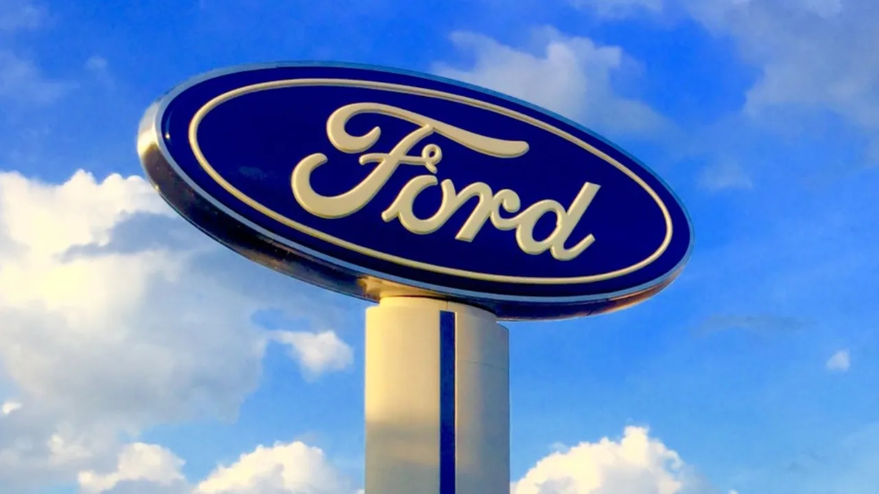 The $19.5 Billion Pivot: Why Ford is Replacing the Lightning with a 700-Mile EREV